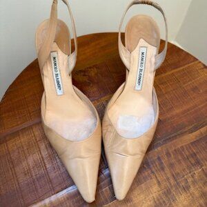 Manolo Blahnik Nude Slingback